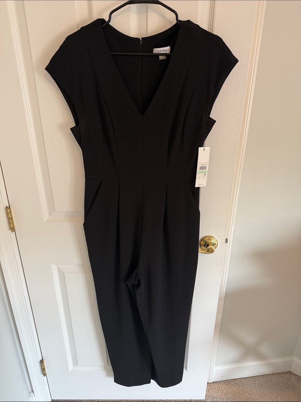 NWT Calvin Klein Black V-Neck Tailored Jumpsuit